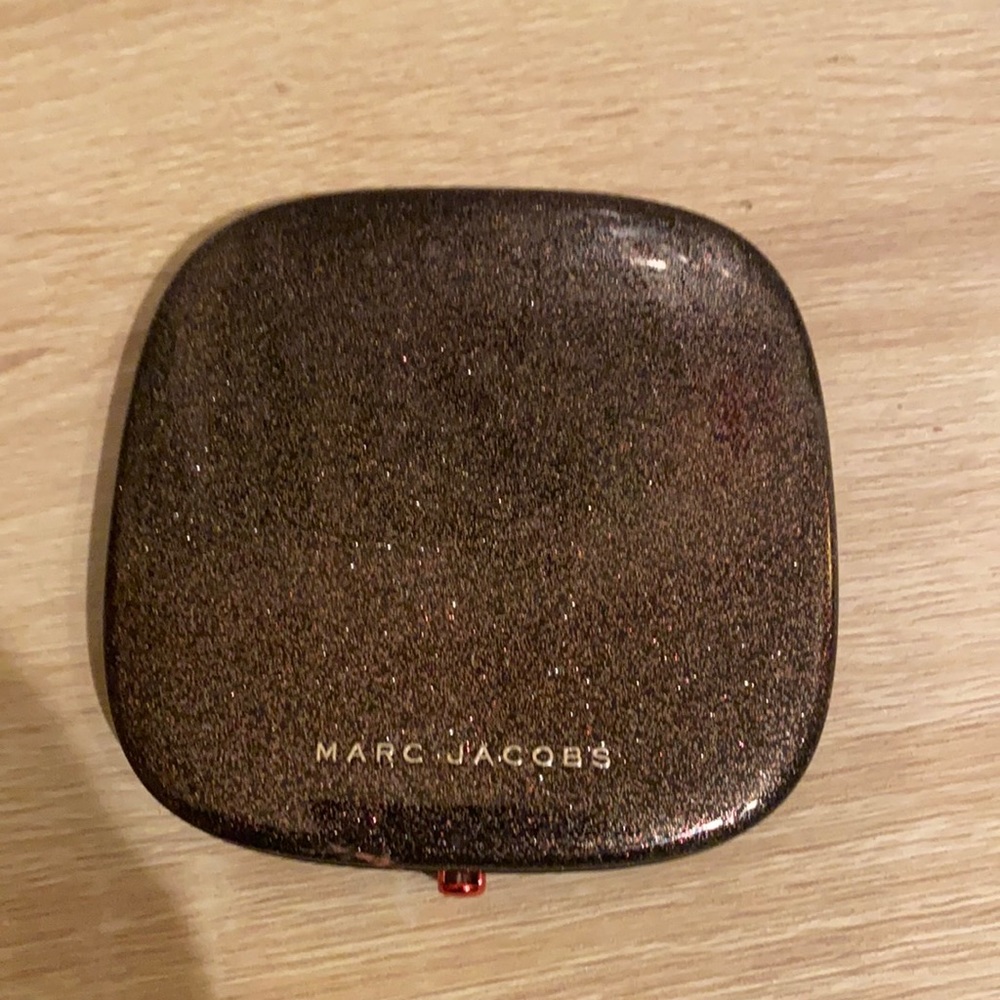 Marc Jacobs “jet girl” highlighter